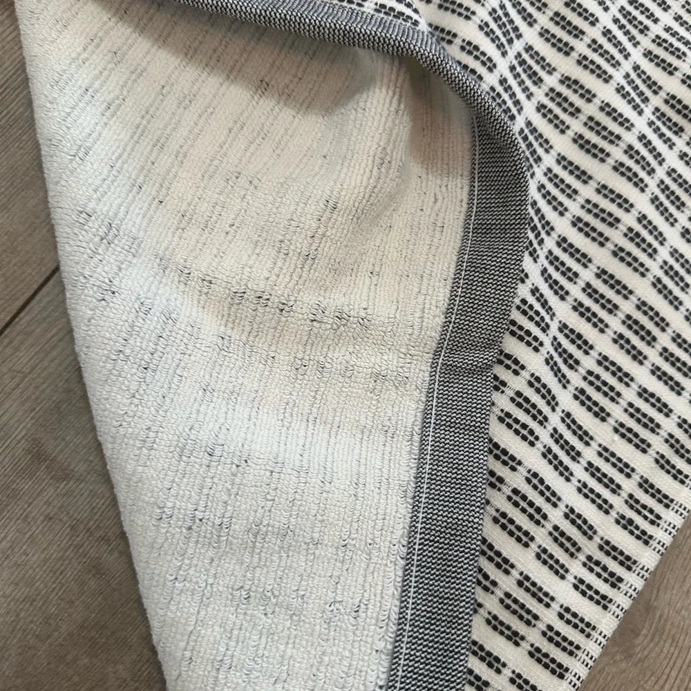 New Threshold Luxury Bath Towel Set Modern Pinstripe 2 30x50 Bath Hook Loops